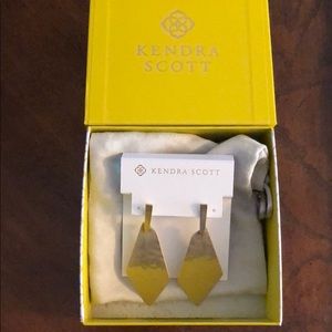 NWT Gorgeous Kendra Scott Earrings!